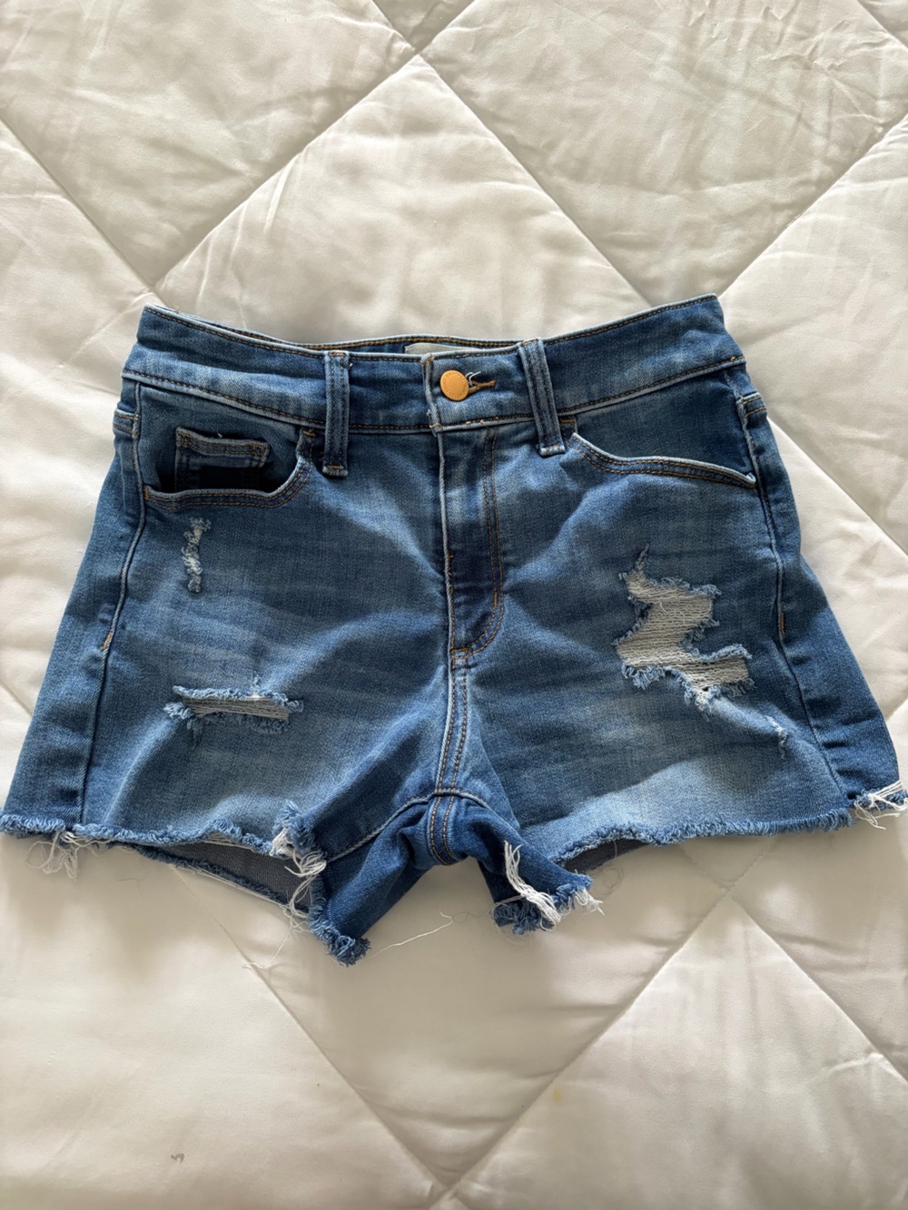 Universal Threads Distressed Denim Women’s Shorts